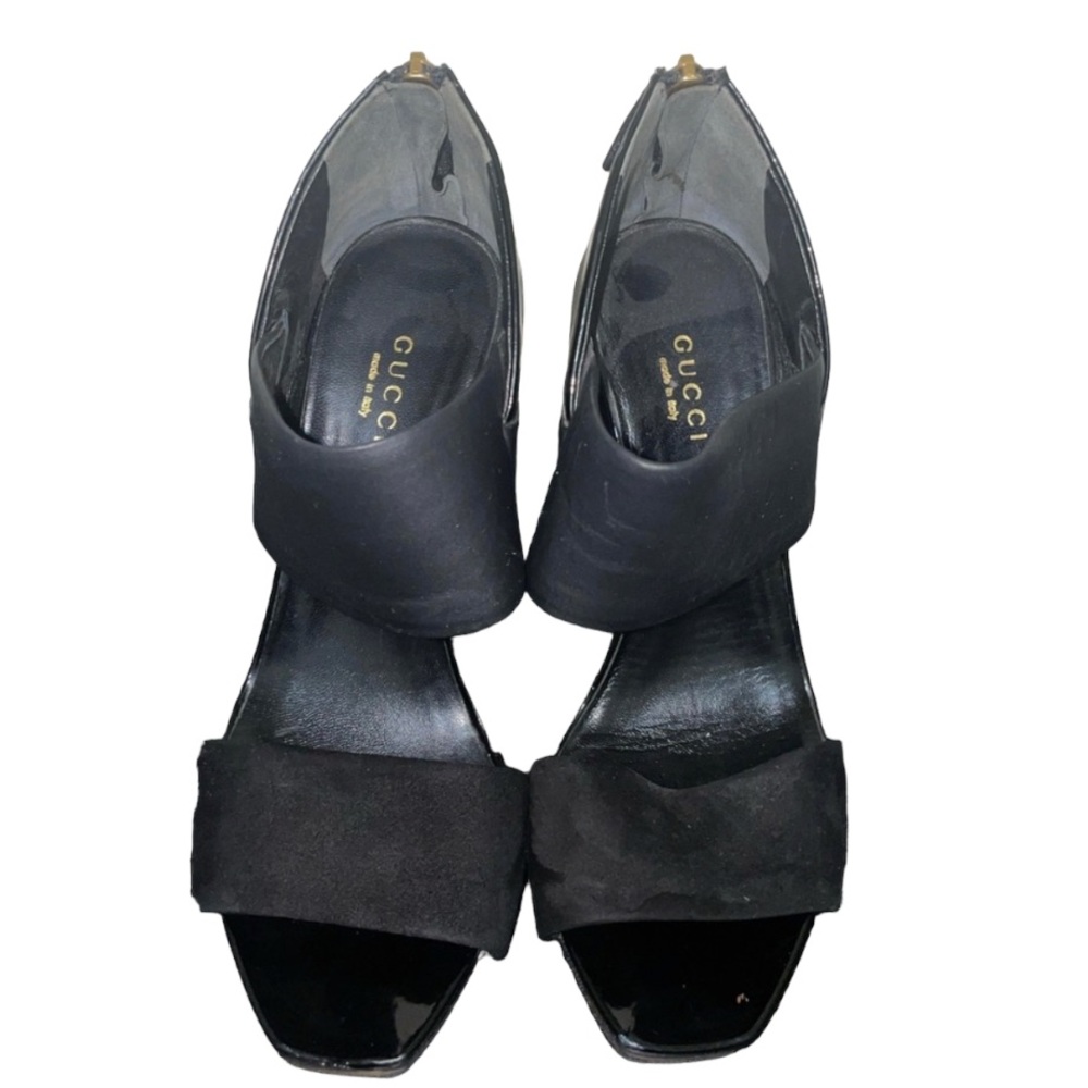 100% authentic Gucci vintage black patent leather double strap peep toe heels!